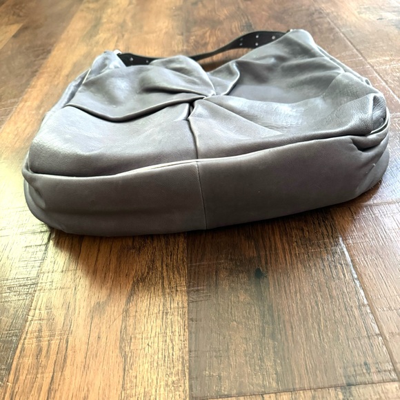 MARC by MARC JACOBS grey leather hobo, NWOT - Picture 6 of 14